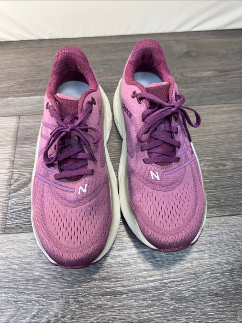New Balance Fresh Foam More V4 Running Shoes Womens 10 Purple Sneakers (j273)